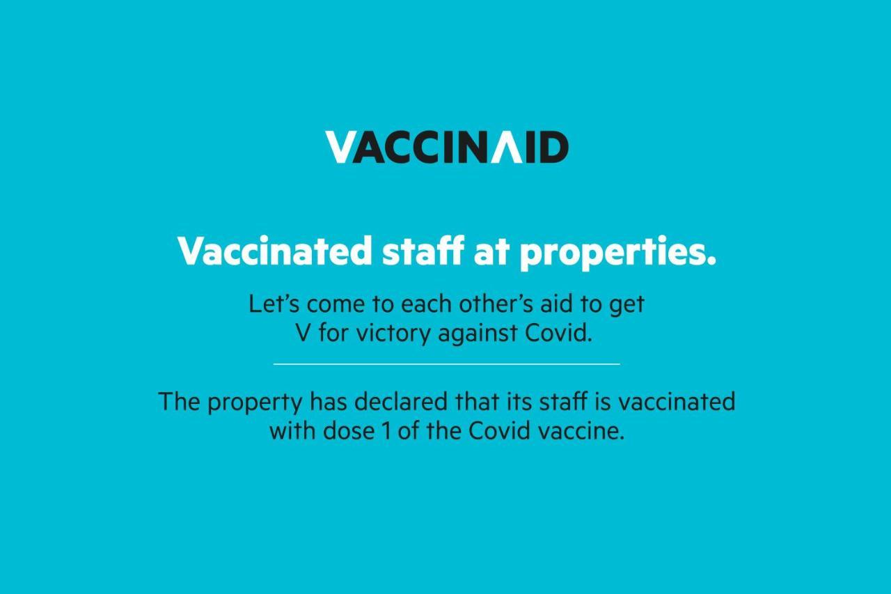 Vaccinated Staff- Oyo Flagship 60526 Five Star Grand Shamshabad Exterior foto